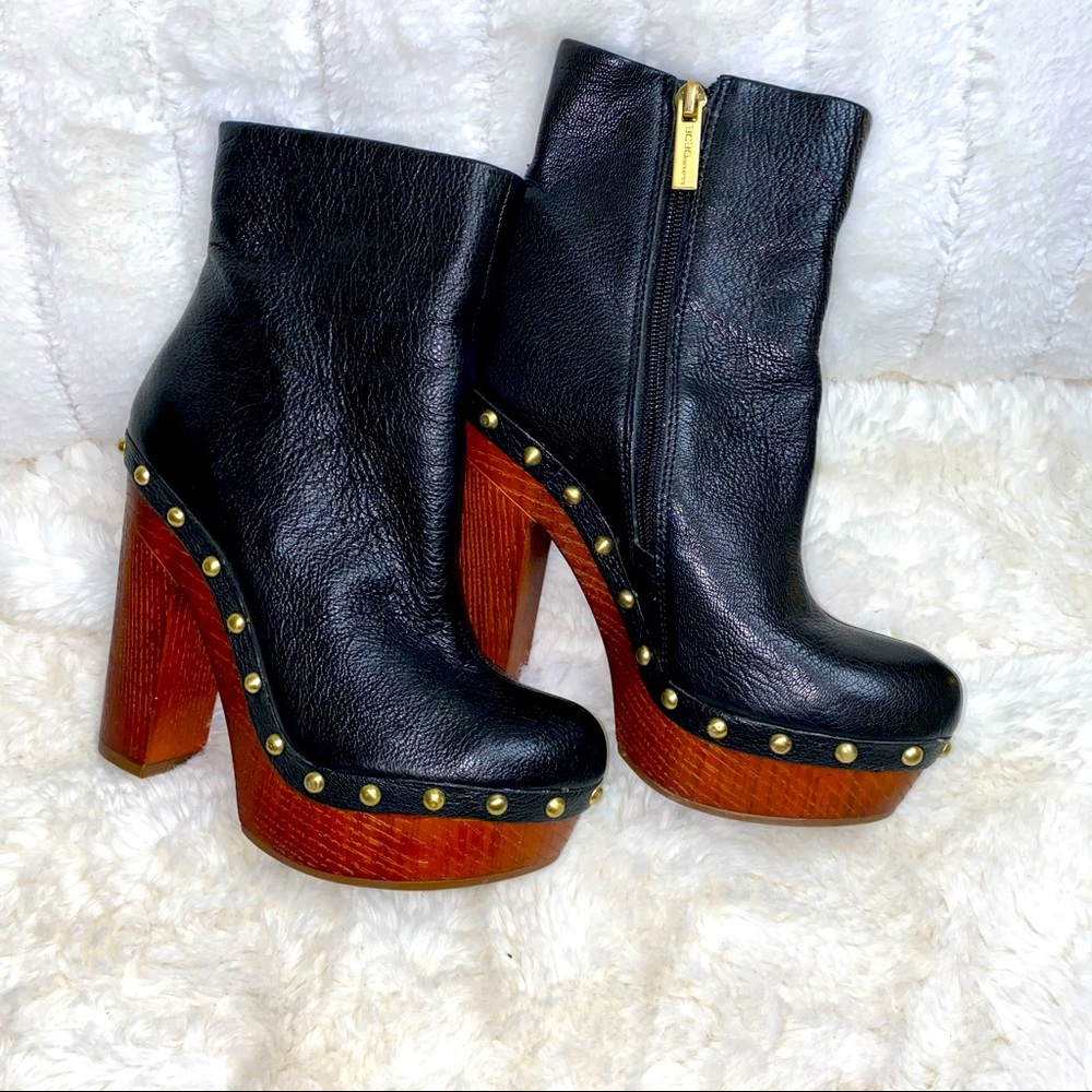 Bcbg Renegade platform clog bootie size 5 1/2
